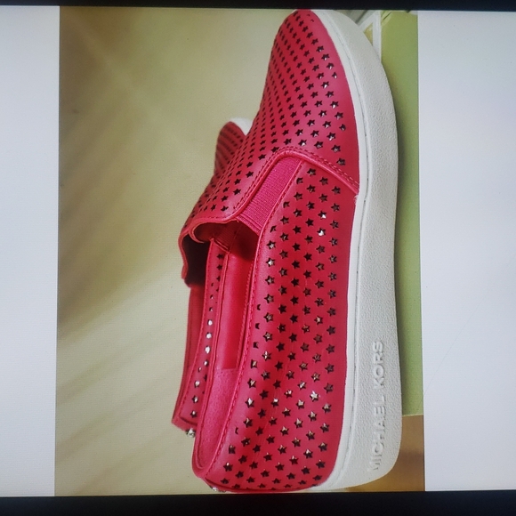 Michael Kors Keaton slip on ultra pink Sneakers lasered leather size 7 - Picture 1 of 8